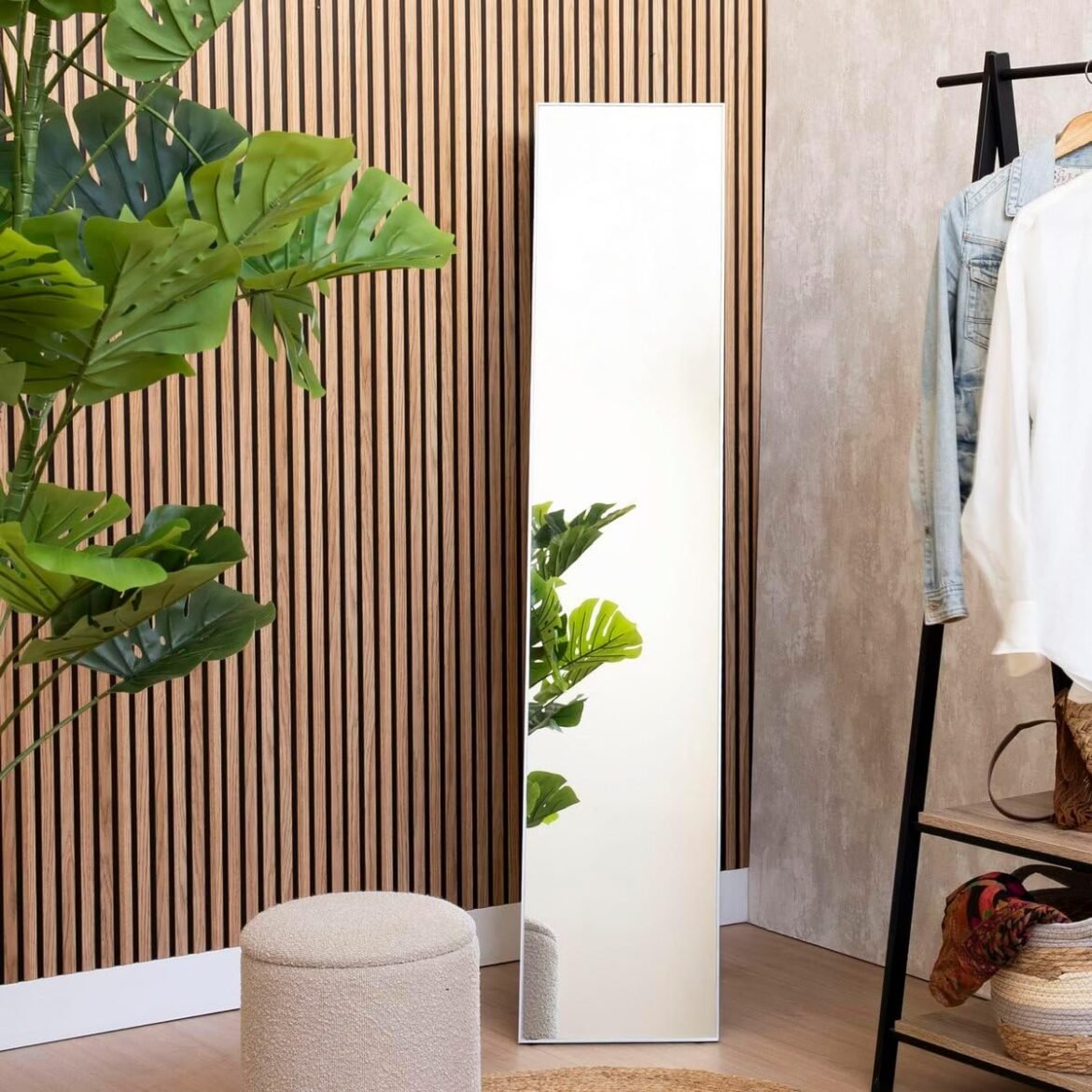 Espejo de Cuerpo Entero LOLAhome en Marco Gris: estilo y amplitud para tu hogar